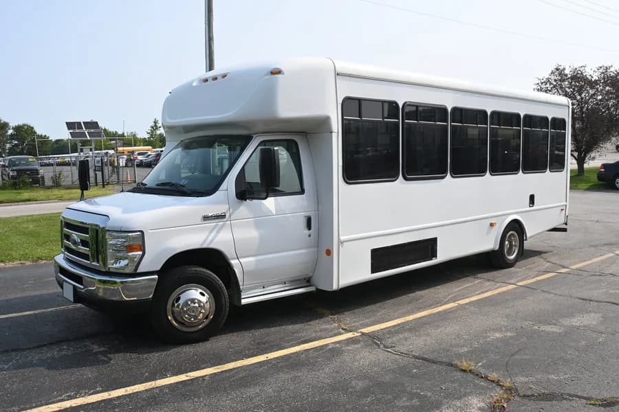 2017 Ford Starcraft ADA Shuttle Bus - Image 3