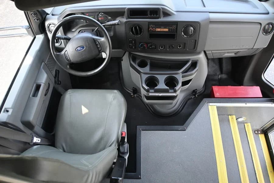 2017 Ford Starcraft ADA Shuttle Bus - Image 9
