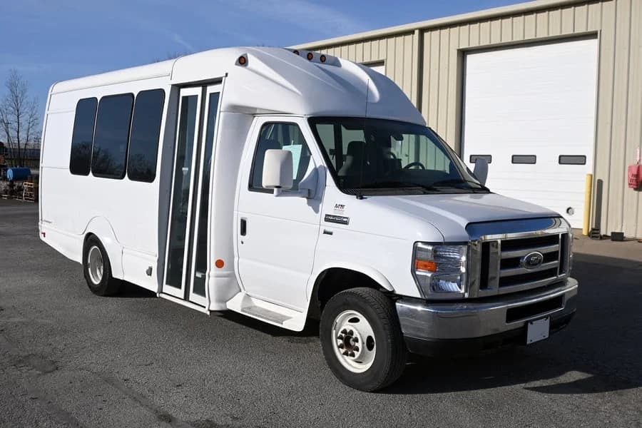 2017 Ford Starcraft Shuttle Bus - Image 1