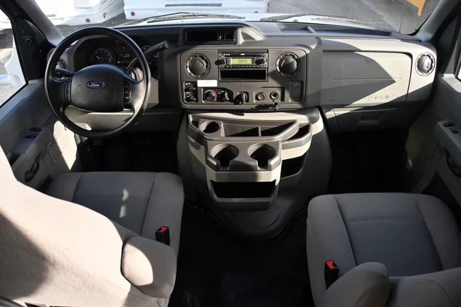 2017 Ford Starcraft Shuttle Bus - Image 10