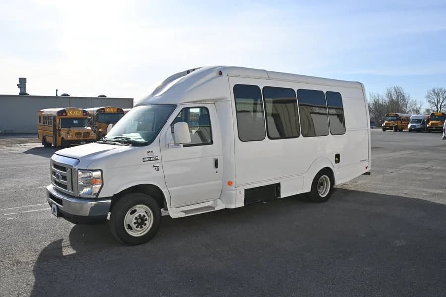 2017 Ford Starcraft Shuttle Bus - Image 2