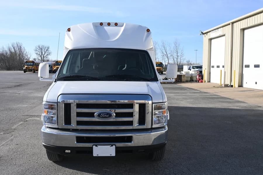 2017 Ford Starcraft Shuttle Bus - Image 3