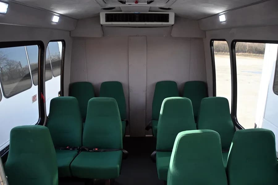 2017 Ford Starcraft Shuttle Bus - Image 5