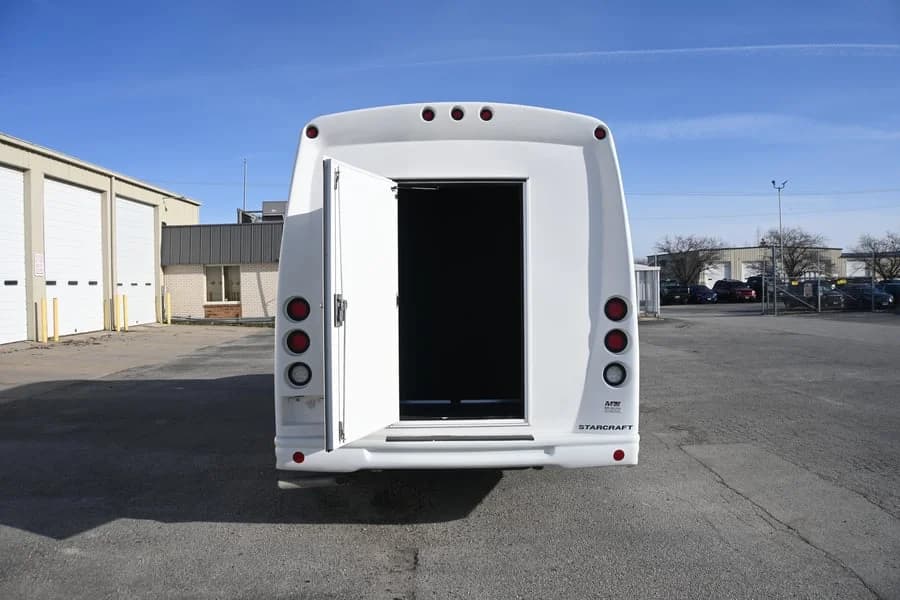 2017 Ford Starcraft Shuttle Bus - Image 9