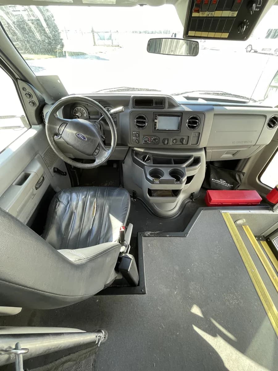 2017 Ford Starcraft Shuttle Bus - Image 10