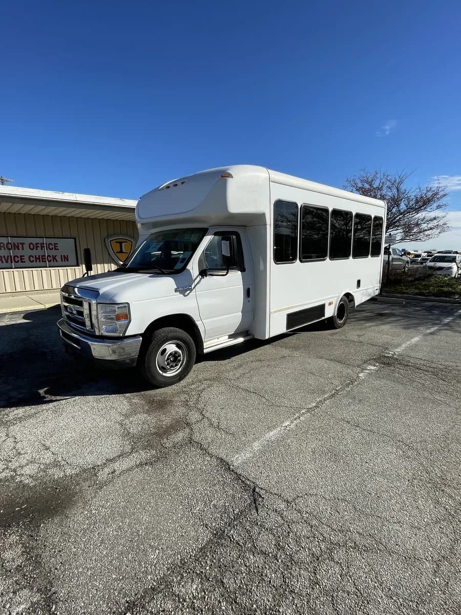 2017 Ford Starcraft Shuttle Bus - Image 2