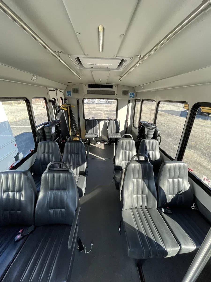 2017 Ford Starcraft Shuttle Bus - Image 5