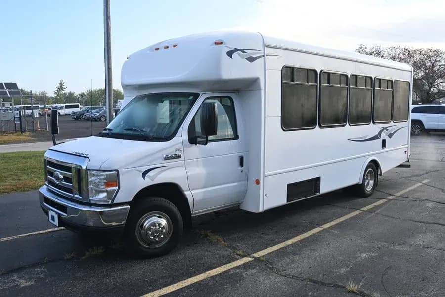 2018 Ford Starcraft ADA Shuttle Bus - Image 2