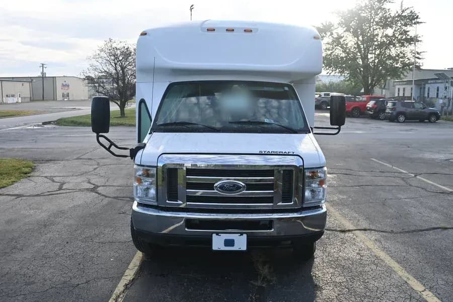 2018 Ford Starcraft ADA Shuttle Bus - Image 3