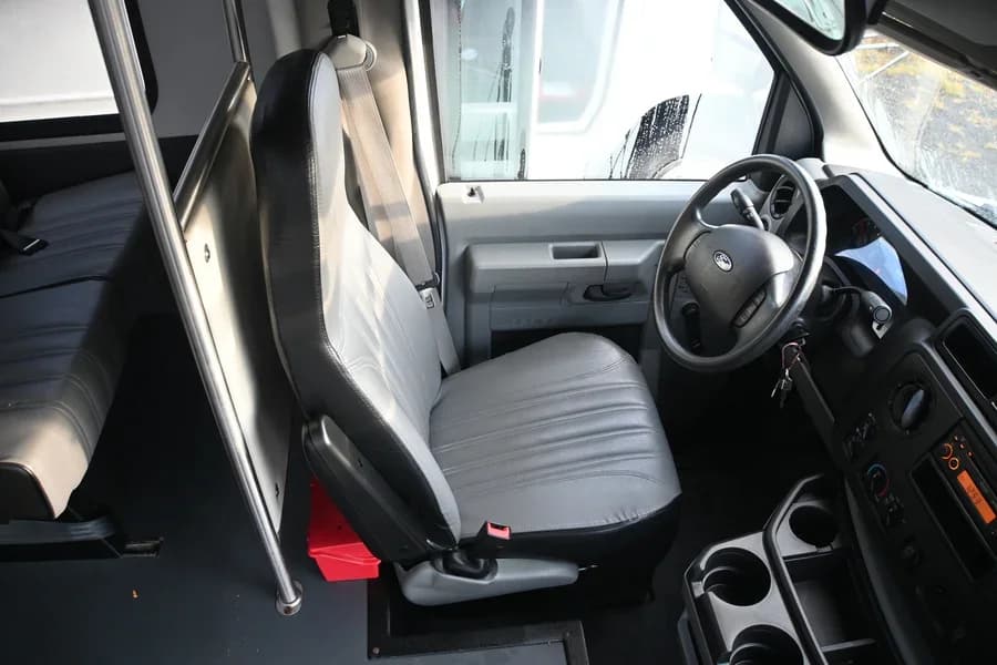 2018 Ford Starcraft ADA Shuttle Bus - Image 7