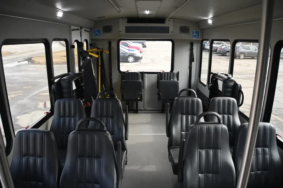 2018 Ford Starcraft Shuttle Bus - Image 6