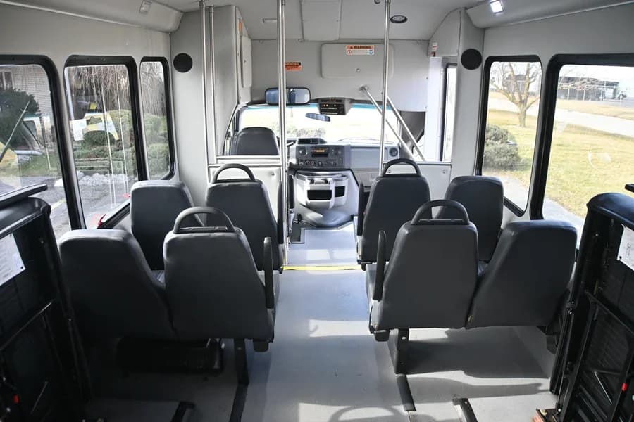 2018 Ford Starcraft Shuttle Bus - Image 7