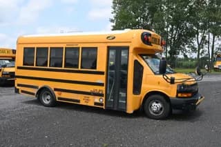 2019 Chevrolet Starcraft bus