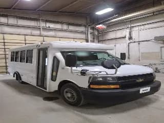 2019 Chevrolet Starcraft bus