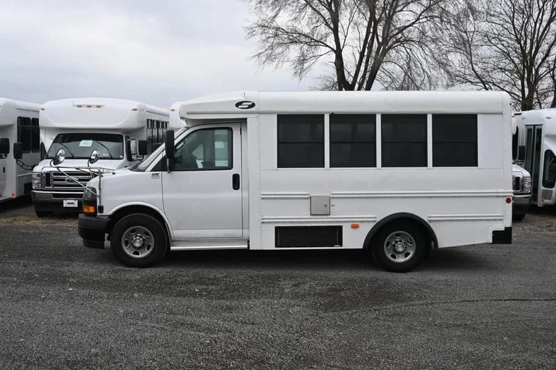 2019 Chevrolet Starcraft Shuttle Bus - Image 3