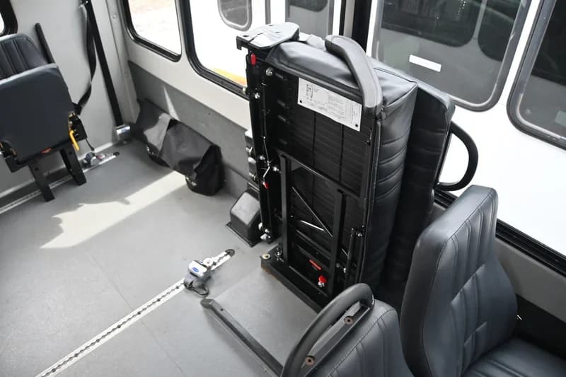2019 Ford E350 ADA Shuttle Bus - Image 14