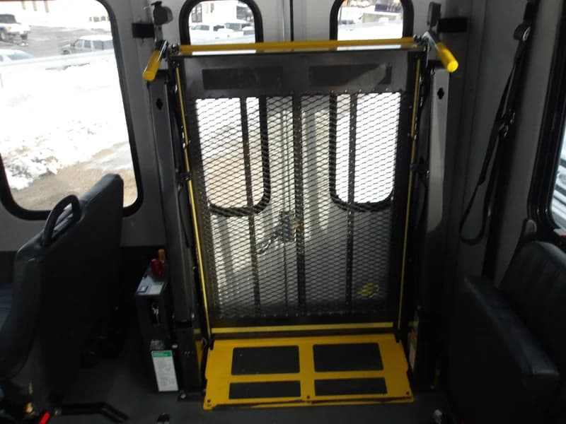2019 Ford Starcraft Shuttle Bus - Image 11