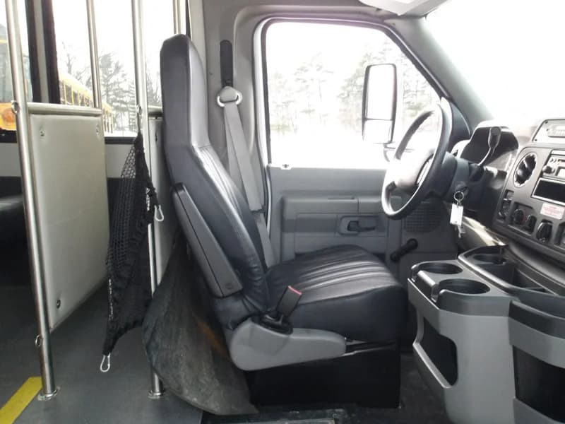 2019 Ford Starcraft Shuttle Bus - Image 8