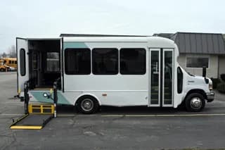 2019 Ford Starcraft bus