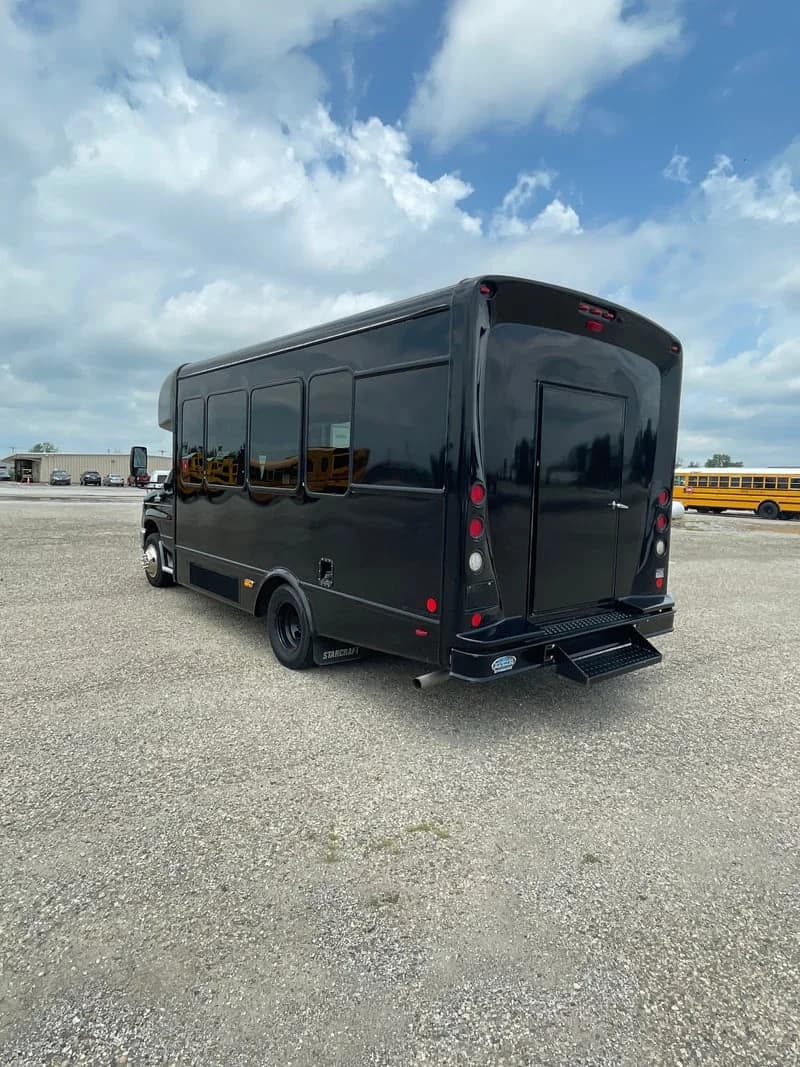 2019 Ford Starcraft Shuttle Bus - Image 3