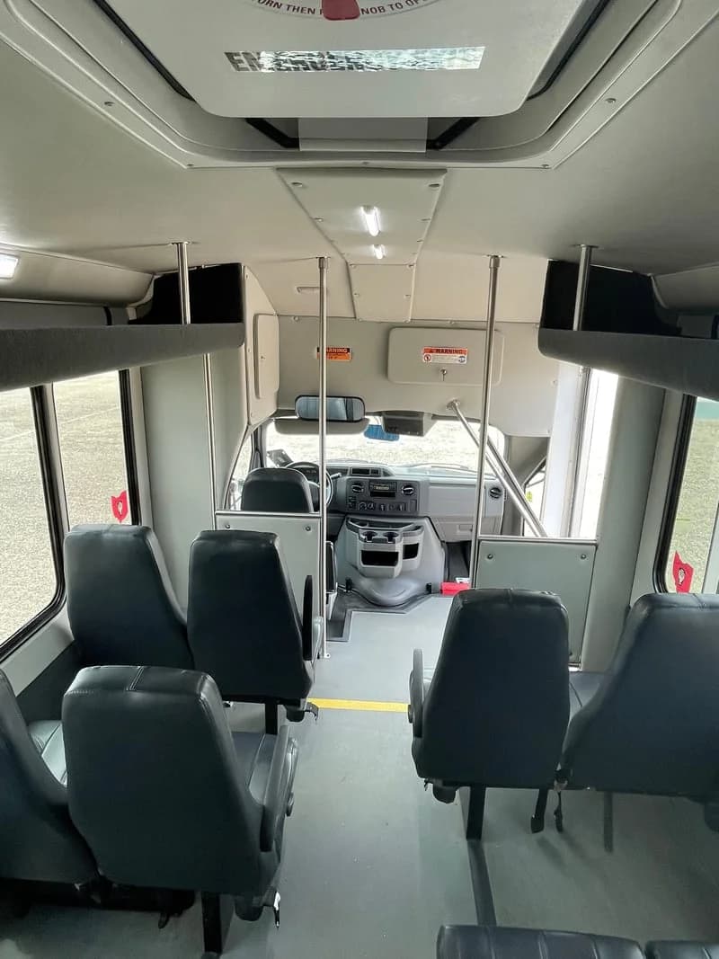 2019 Ford Starcraft Shuttle Bus - Image 6