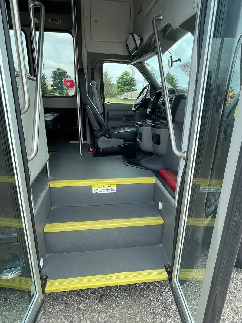 2019 Ford Starcraft Shuttle Bus - Image 7