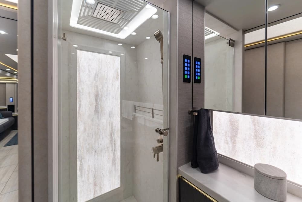 2025 Prevost Marathon H3-45 Motorcoach - Image 14