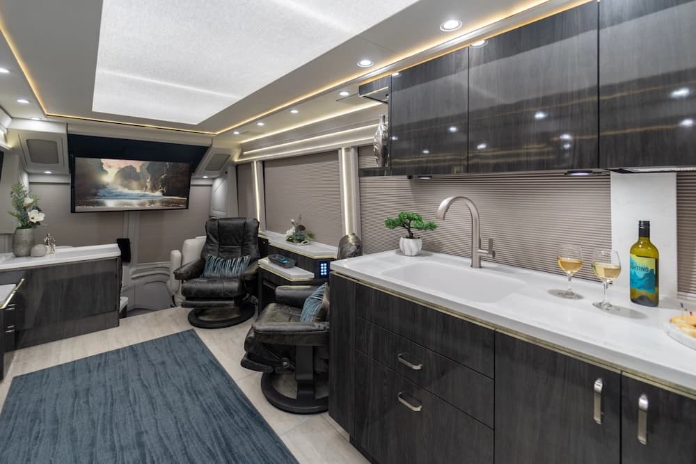 2025 Prevost Marathon H3-45 Motorcoach - Image 26