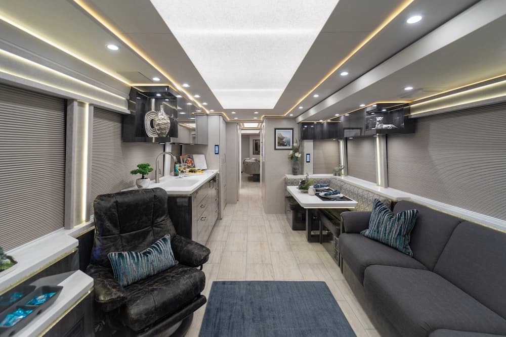 2025 Prevost Marathon H3-45 Motorcoach - Image 4