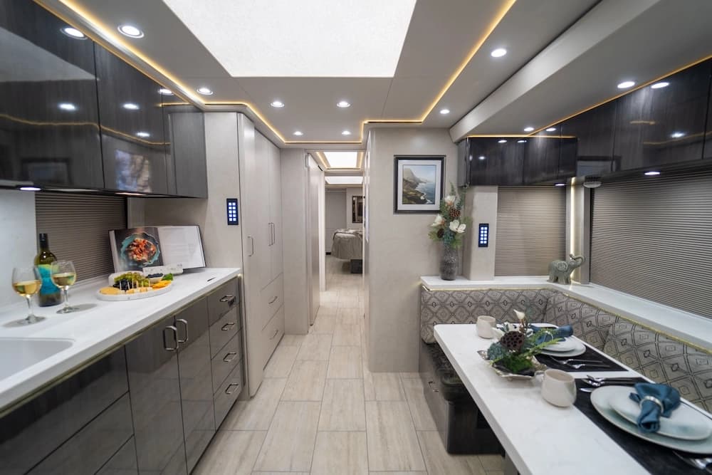 2025 Prevost Marathon H3-45 Motorcoach - Image 8