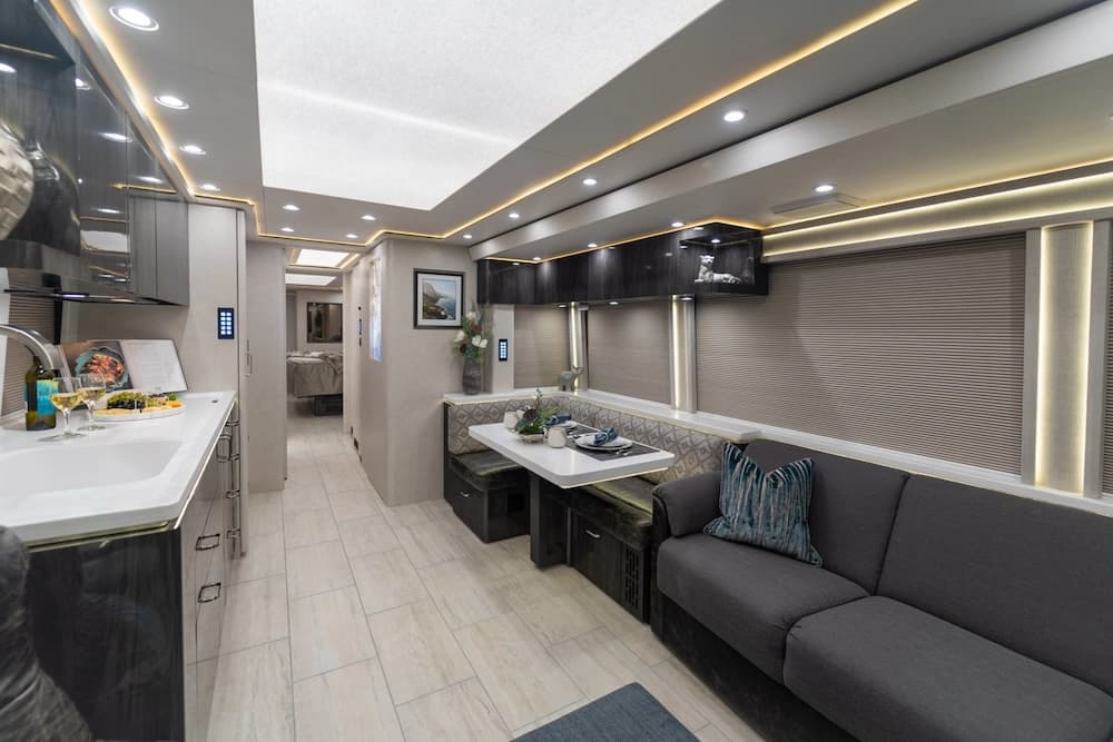 2025 Prevost Marathon H3-45 Motorcoach - Image 9