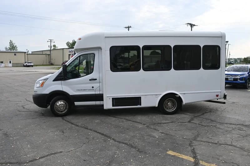 2019 Ford Transit Starcraft ADA Shuttle Bus - Image 4