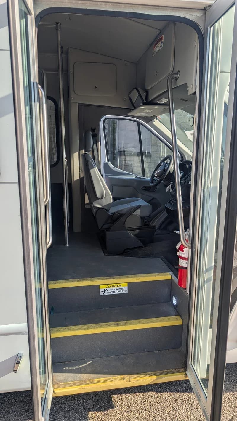 2019 Ford Transit StarLite Shuttle Bus - Image 9