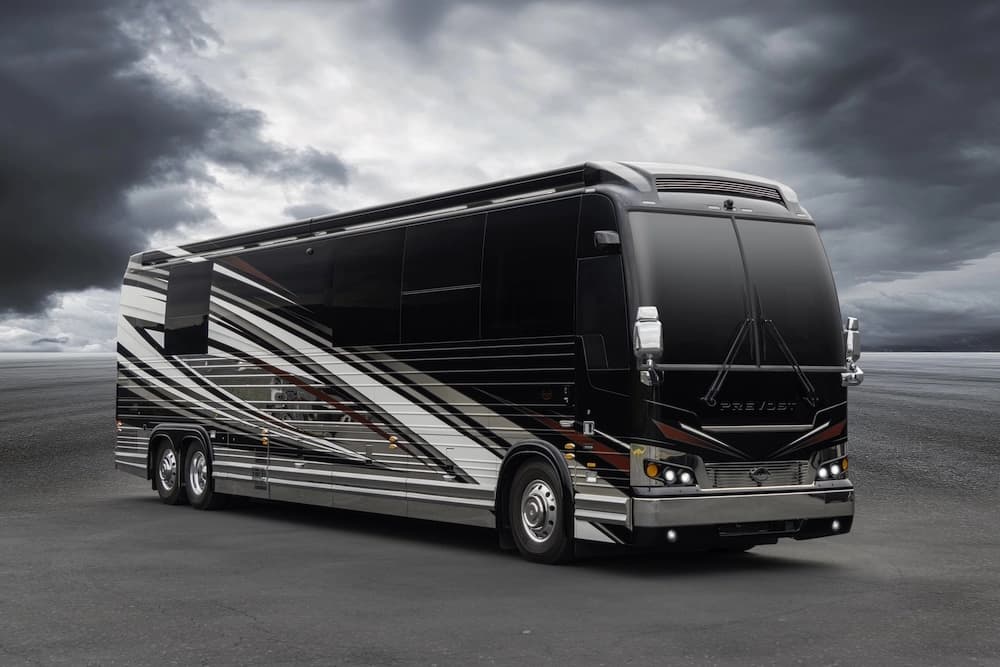 2025 Prevost Marathon X3 Motorcoach - Image 1