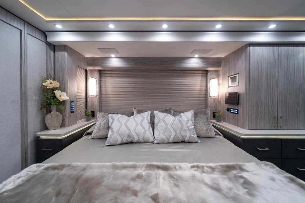 2025 Prevost Marathon X3 Motorcoach - Image 20