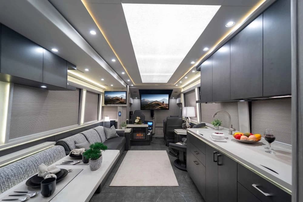2025 Prevost Marathon X3 Motorcoach - Image 21