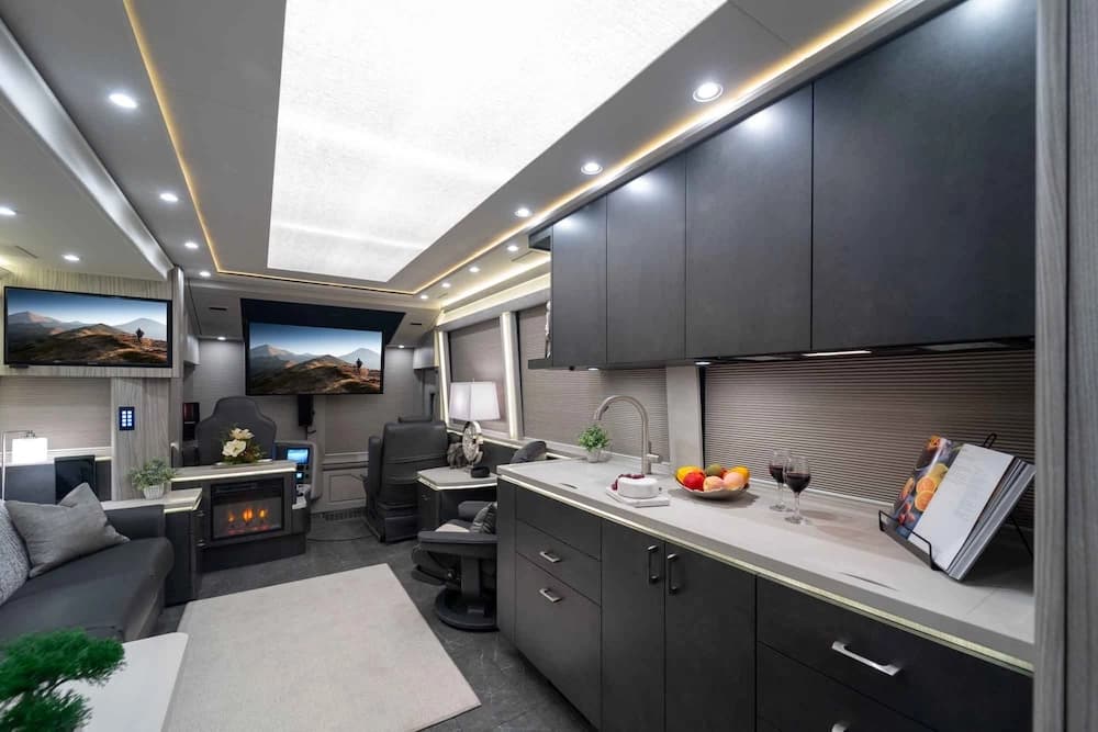 2025 Prevost Marathon X3 Motorcoach - Image 22