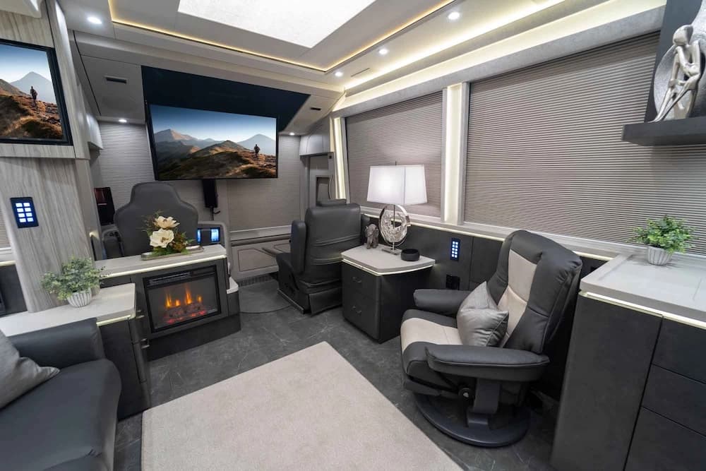 2025 Prevost Marathon X3 Motorcoach - Image 26