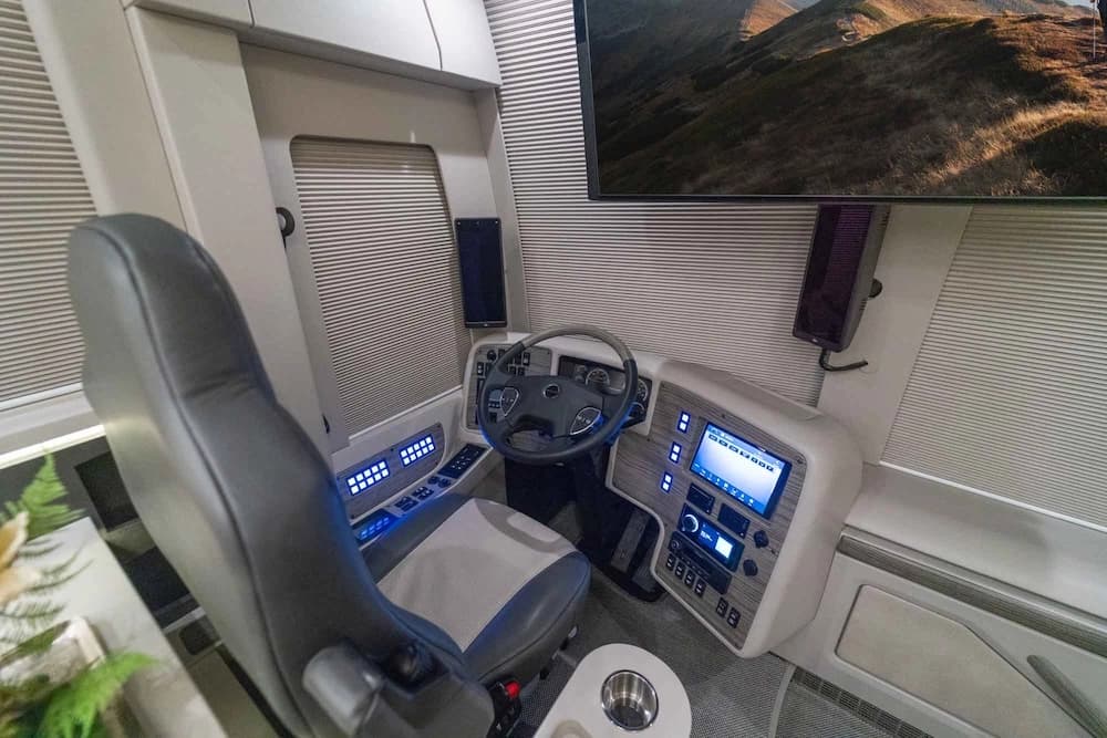 2025 Prevost Marathon X3 Motorcoach - Image 29