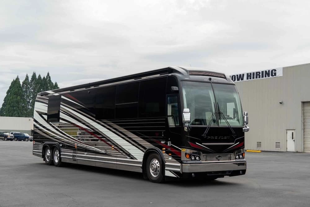2025 Prevost Marathon X3 Motorcoach - Image 48