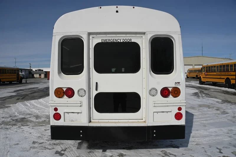 2020 Chevrolet Starcraft Shuttle Bus - Image 2