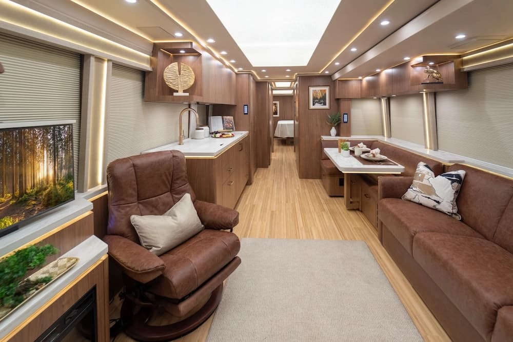 2025 Prevost Marathon H3-45 Motorcoach - Image 2