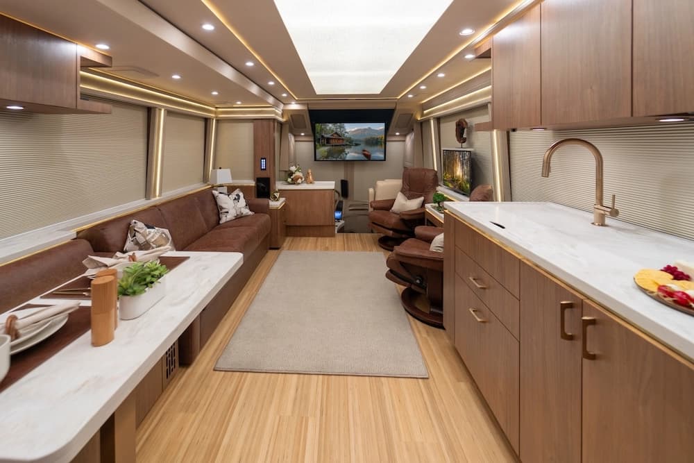 2025 Prevost Marathon H3-45 Motorcoach - Image 21