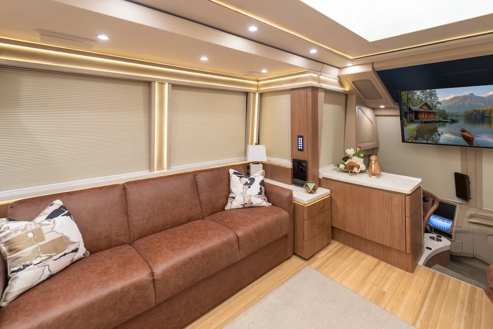 2025 Prevost Marathon H3-45 Motorcoach - Image 25