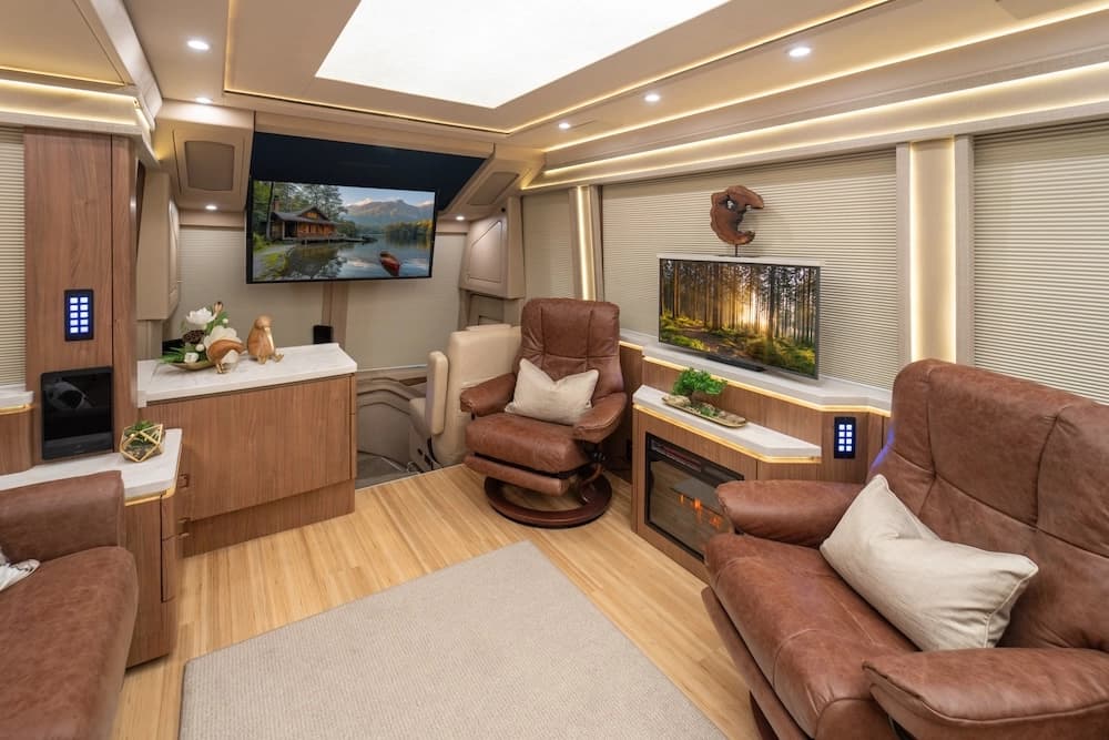 2025 Prevost Marathon H3-45 Motorcoach - Image 26