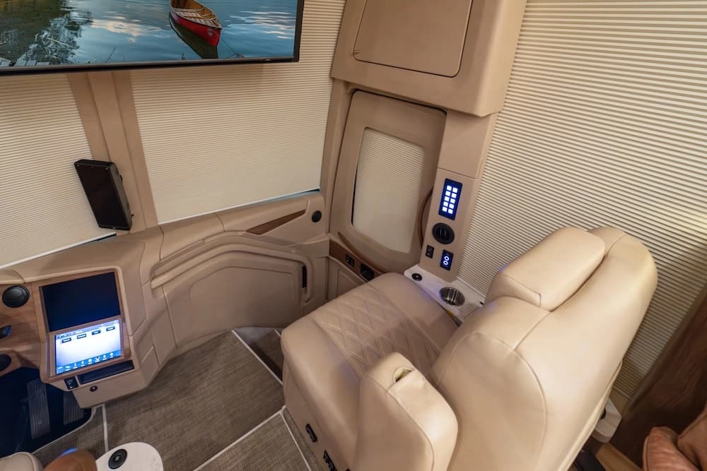 2025 Prevost Marathon H3-45 Motorcoach - Image 27