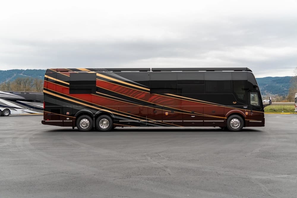 2025 Prevost Marathon H3-45 Motorcoach - Image 41