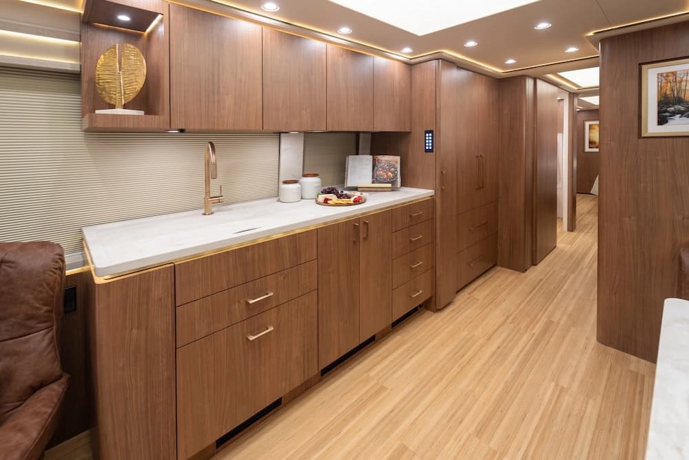 2025 Prevost Marathon H3-45 Motorcoach - Image 6