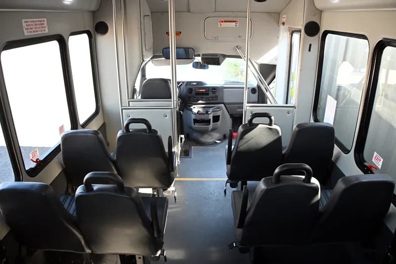 2021 Ford E350 StarCraft ADA Shuttle Bus - Image 7