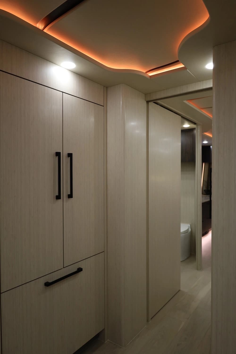 2025 Prevost H3-45 Nashville Coach Motorhome - Image 16